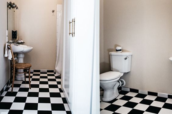 Room 1 - bathroom