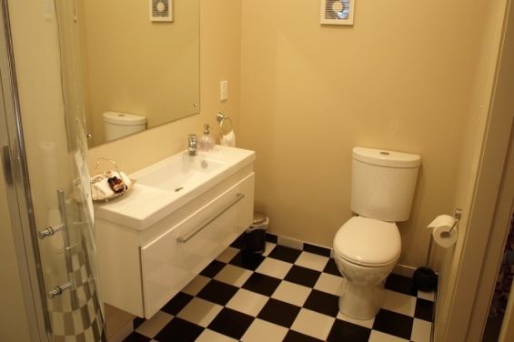 Room 3 - bathroom